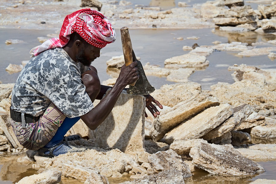  Hard work by the saltworkers on Lake Asale   Ethiopia